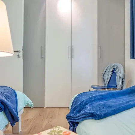 Achtern Diek Haus 13b 6 * Zingst