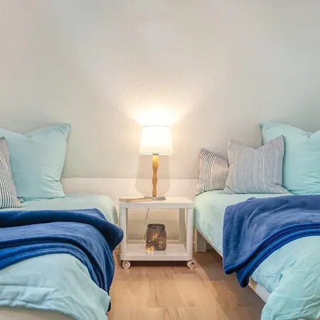 Achtern Diek Haus 13b 6 * Zingst